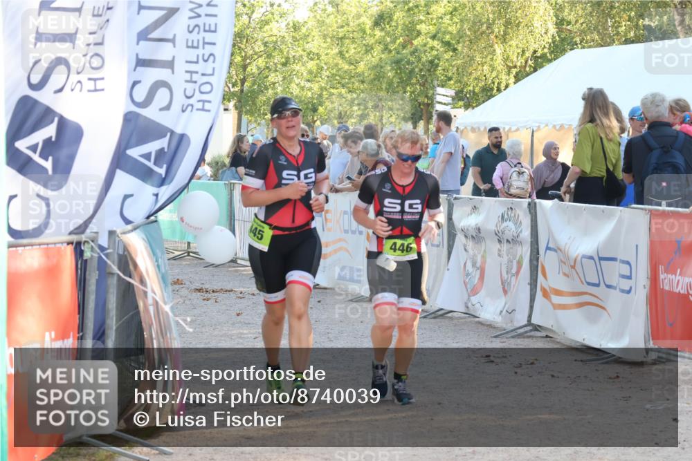 07.09.2025 - 19. Norderstedt Triathlon Luisa Fischer http://msf.ph/oto/8740039 07.09.2025 16:52:38 Ziel 445, 446 meine-sportfotos.de