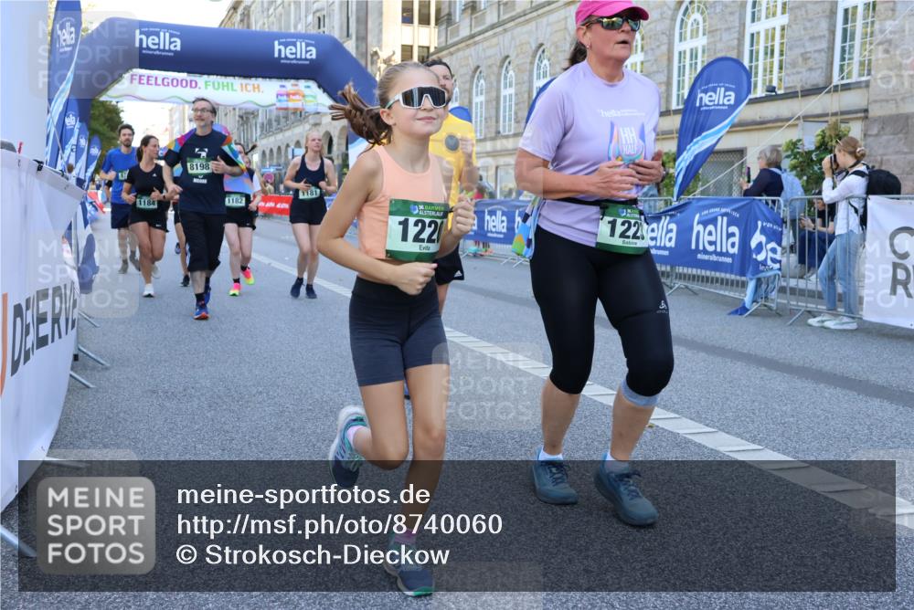 07.09.2025 - BARMER Alsterlauf Strokosch-Dieckow http://msf.ph/oto/8740060 07.09.2025 11:42:39 Ziel 1067, 1068, 1102, 1158, 1164, 1257, 1260, 8241, 8324, 8464, 8472 meine-sportfotos.de