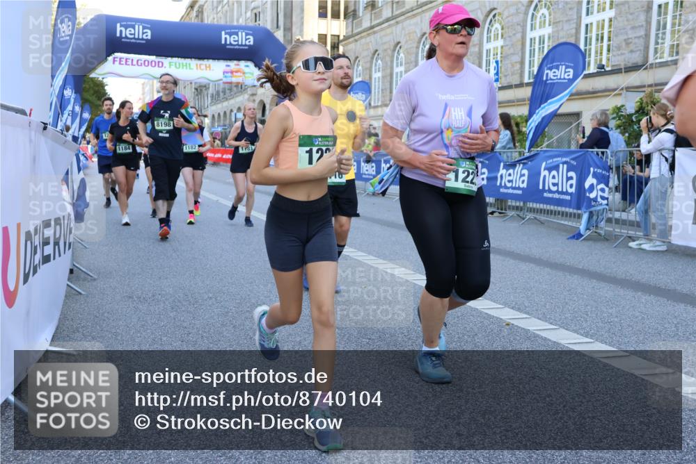 07.09.2025 - BARMER Alsterlauf Strokosch-Dieckow http://msf.ph/oto/8740104 07.09.2025 11:42:39 Ziel 1067, 1068, 1102, 1158, 1164, 1257, 1260, 8241, 8324, 8464, 8472 meine-sportfotos.de