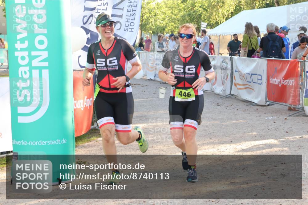 07.09.2025 - 19. Norderstedt Triathlon Luisa Fischer http://msf.ph/oto/8740113 07.09.2025 16:52:41 Ziel 445, 446 meine-sportfotos.de