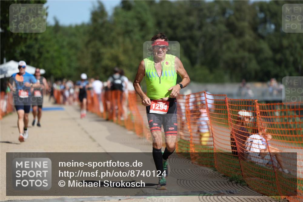 07.09.2025 - 19. Norderstedt Triathlon Michael Strokosch http://msf.ph/oto/8740124 07.09.2025 12:30:31 Laufen 303, 1294 meine-sportfotos.de