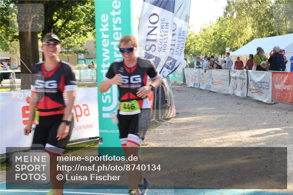 07.09.2025 - 19. Norderstedt Triathlon Luisa Fischer http://msf.ph/oto/8740134 07.09.2025 16:52:42 Ziel 445, 446 meine-sportfotos.de