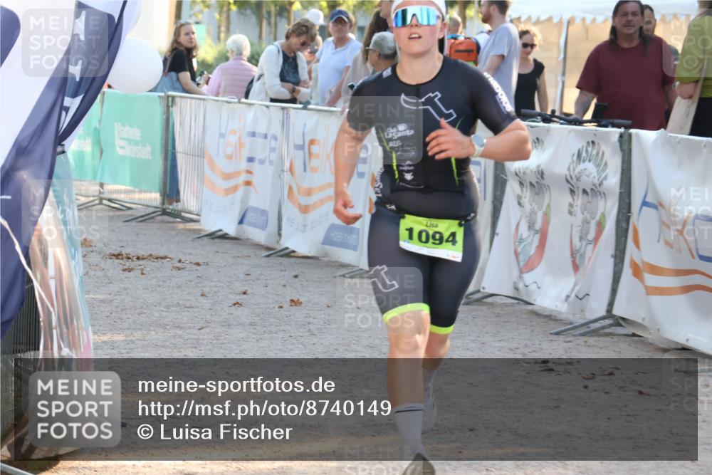 07.09.2025 - 19. Norderstedt Triathlon Luisa Fischer http://msf.ph/oto/8740149 07.09.2025 16:52:48 Ziel 445, 446, 1094 meine-sportfotos.de