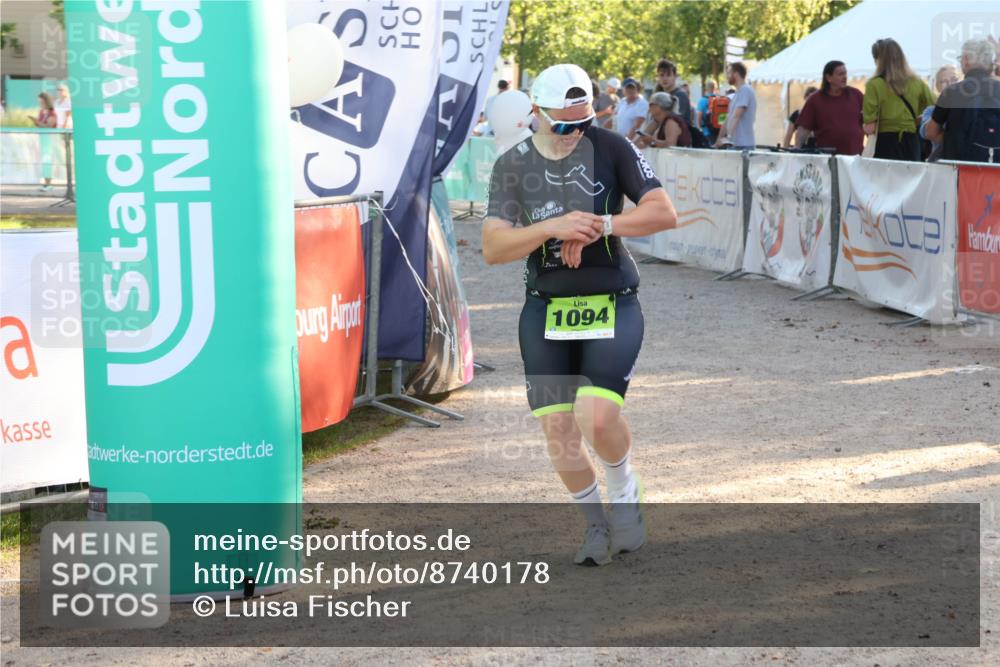 07.09.2025 - 19. Norderstedt Triathlon Luisa Fischer http://msf.ph/oto/8740178 07.09.2025 16:52:49 Ziel 446, 1094 meine-sportfotos.de
