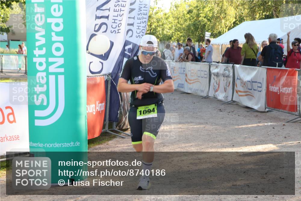 07.09.2025 - 19. Norderstedt Triathlon Luisa Fischer http://msf.ph/oto/8740186 07.09.2025 16:52:49 Ziel 446, 1094 meine-sportfotos.de