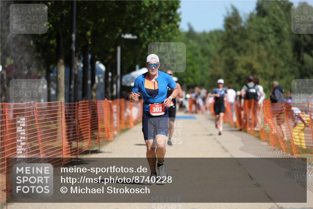 07.09.2025 - 19. Norderstedt Triathlon Michael Strokosch http://msf.ph/oto/8740228 07.09.2025 12:30:33 Laufen 303, 703, 1294 meine-sportfotos.de