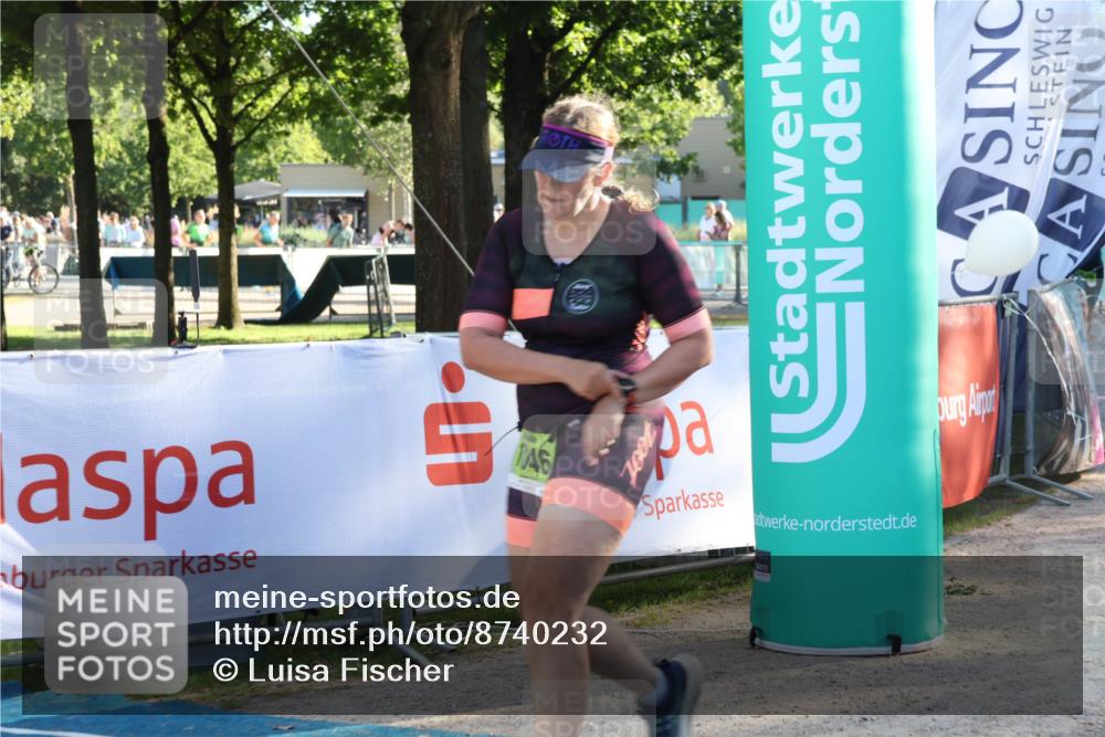07.09.2025 - 19. Norderstedt Triathlon Luisa Fischer http://msf.ph/oto/8740232 07.09.2025 16:52:58 Ziel 1046, 1078 meine-sportfotos.de