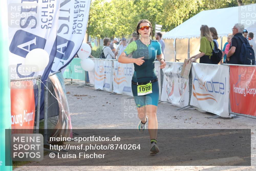 07.09.2025 - 19. Norderstedt Triathlon Luisa Fischer http://msf.ph/oto/8740264 07.09.2025 16:53:01 Ziel 1046, 1078 meine-sportfotos.de