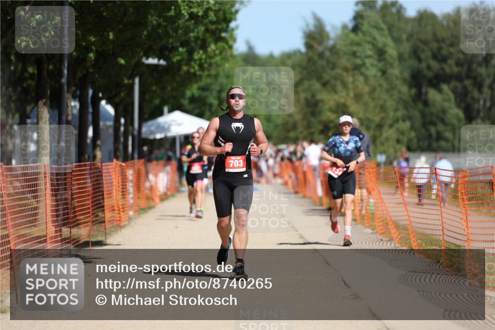 07.09.2025 - 19. Norderstedt Triathlon Michael Strokosch http://msf.ph/oto/8740265 07.09.2025 12:30:38 Laufen 303, 703, 822, 1343 meine-sportfotos.de