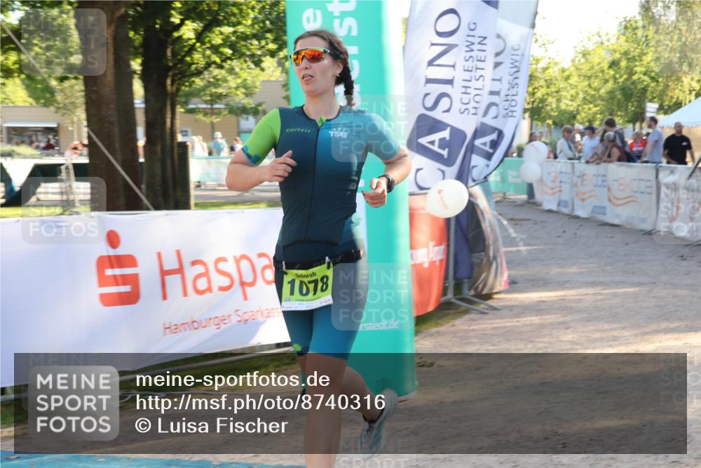 07.09.2025 - 19. Norderstedt Triathlon Luisa Fischer http://msf.ph/oto/8740316 07.09.2025 16:53:03 Ziel 1046, 1078 meine-sportfotos.de