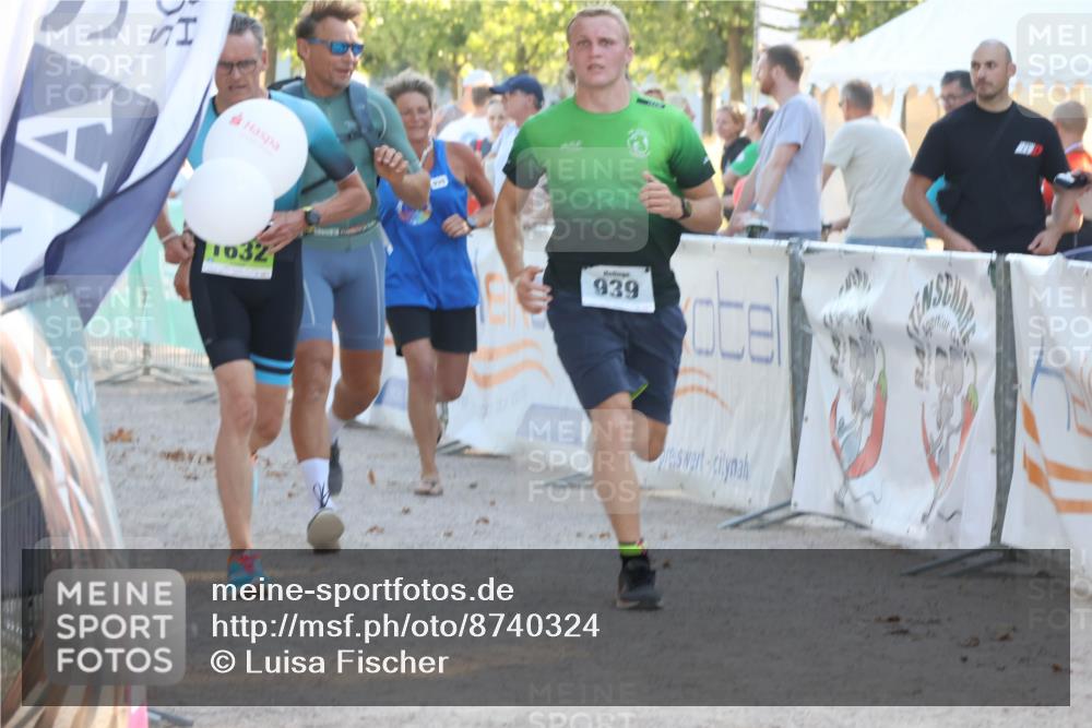 07.09.2025 - 19. Norderstedt Triathlon Luisa Fischer http://msf.ph/oto/8740324 07.09.2025 16:53:08 Ziel 939, 1078, 1632 meine-sportfotos.de