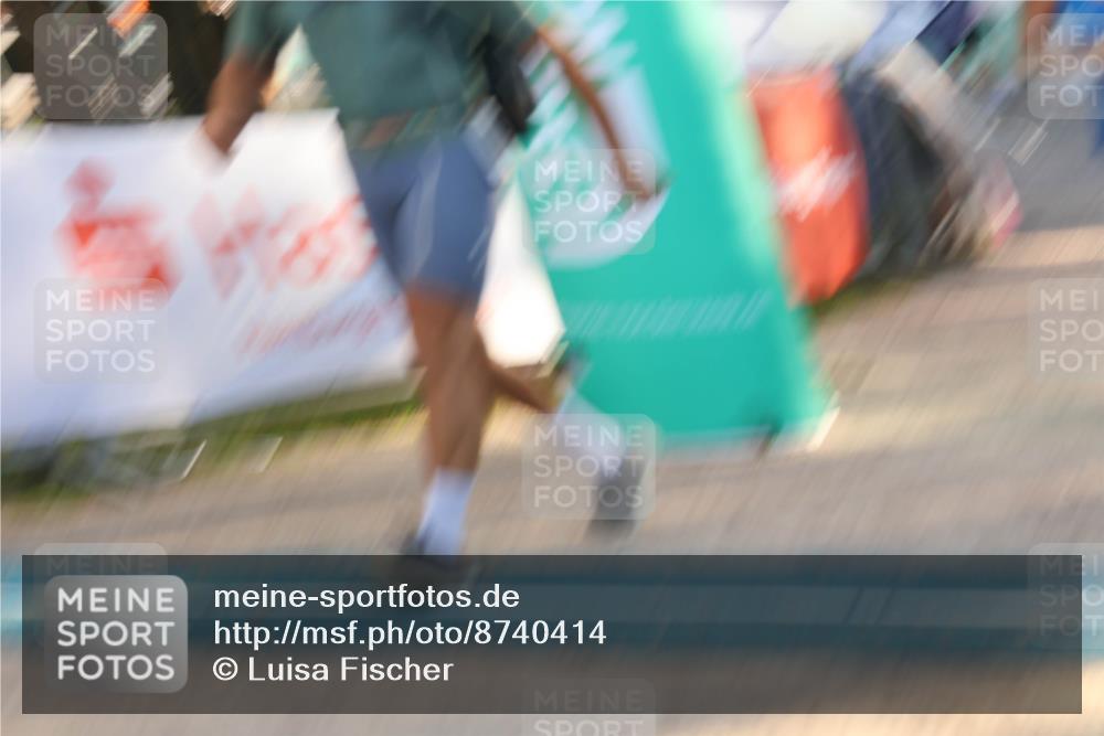 07.09.2025 - 19. Norderstedt Triathlon Luisa Fischer http://msf.ph/oto/8740414 07.09.2025 16:53:14 Ziel 939, 943, 1632 meine-sportfotos.de
