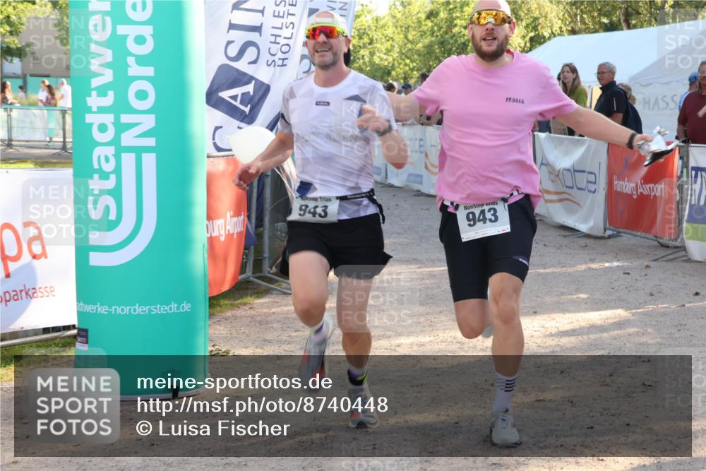 07.09.2025 - 19. Norderstedt Triathlon Luisa Fischer http://msf.ph/oto/8740448 07.09.2025 16:53:17 Ziel 939, 943, 1632 meine-sportfotos.de
