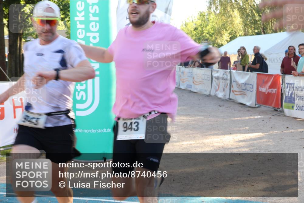 07.09.2025 - 19. Norderstedt Triathlon Luisa Fischer http://msf.ph/oto/8740456 07.09.2025 16:53:18 Ziel 939, 943, 1632 meine-sportfotos.de