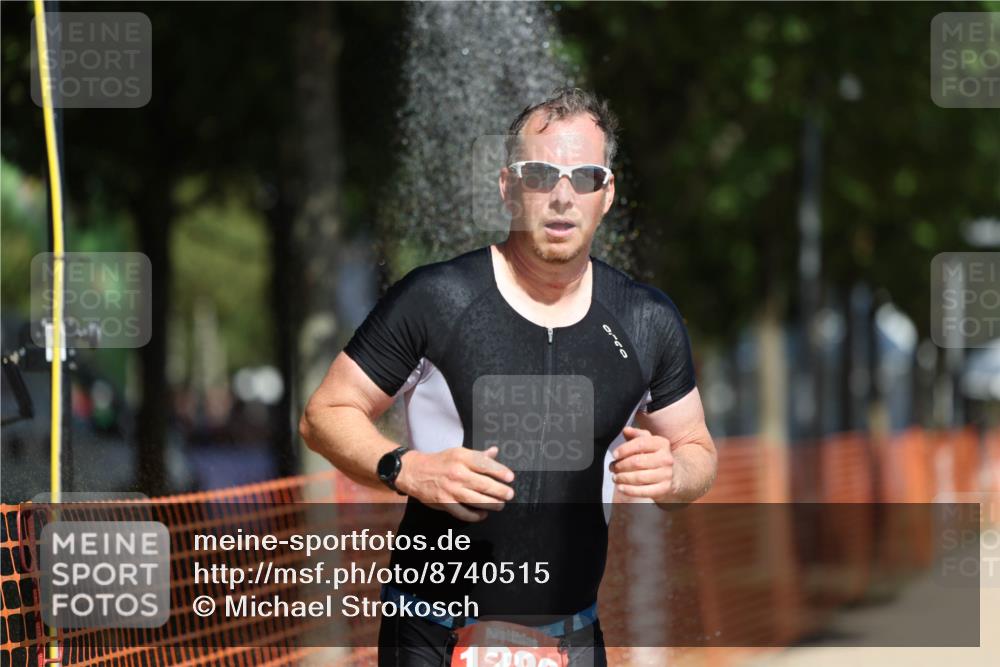 07.09.2025 - 19. Norderstedt Triathlon Michael Strokosch http://msf.ph/oto/8740515 07.09.2025 12:30:48 Laufen 822, 1280 meine-sportfotos.de