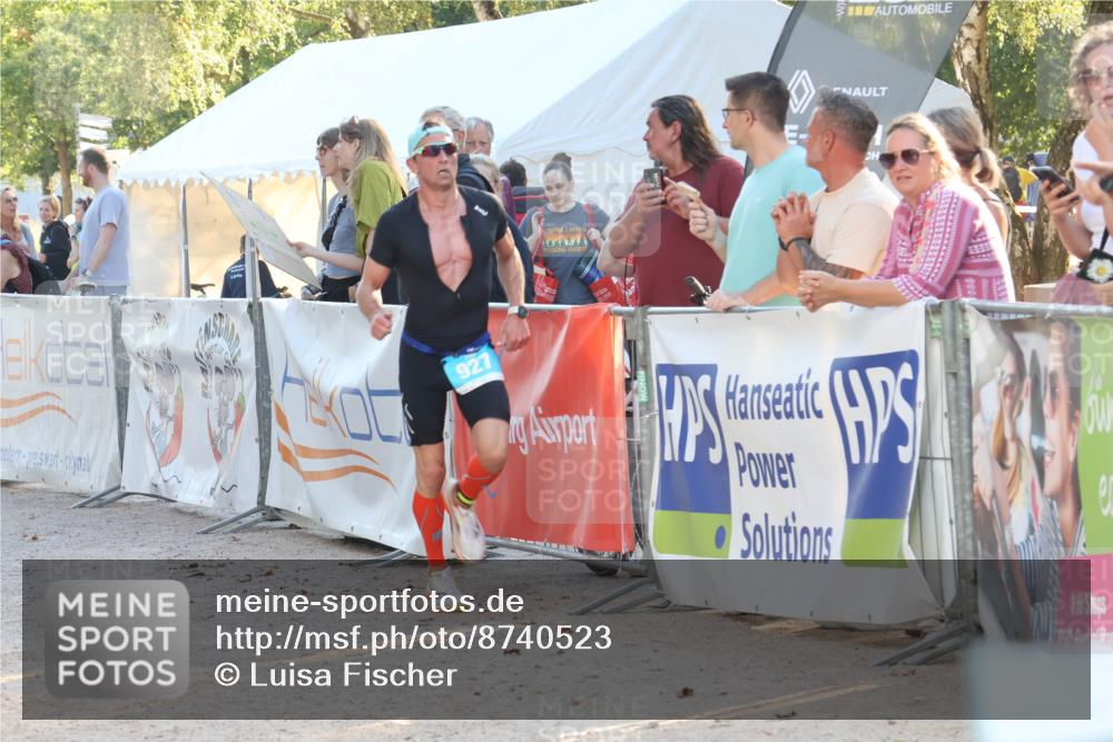 07.09.2025 - 19. Norderstedt Triathlon Luisa Fischer http://msf.ph/oto/8740523 07.09.2025 16:53:27 Ziel 927 meine-sportfotos.de