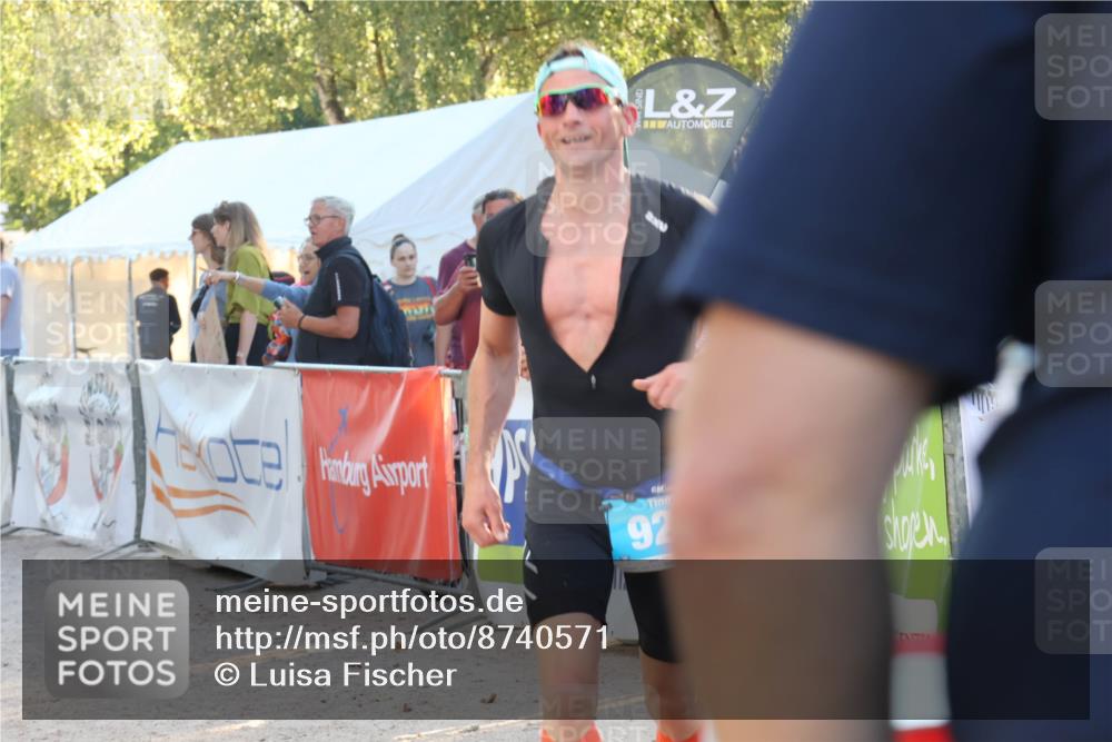 07.09.2025 - 19. Norderstedt Triathlon Luisa Fischer http://msf.ph/oto/8740571 07.09.2025 16:53:29 Ziel 927 meine-sportfotos.de