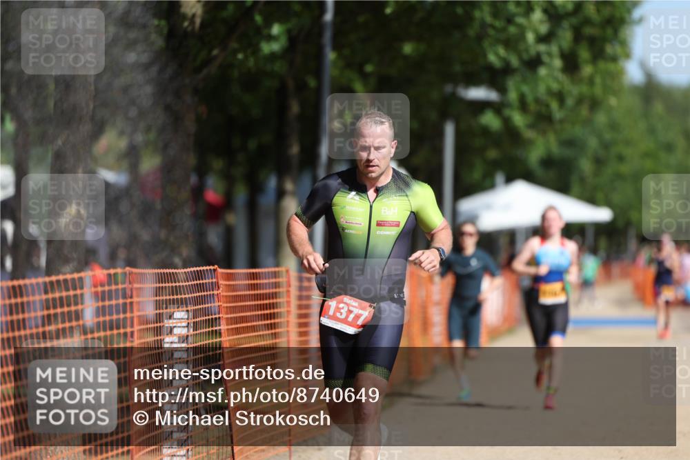 07.09.2025 - 19. Norderstedt Triathlon Michael Strokosch http://msf.ph/oto/8740649 07.09.2025 11:52:31 Laufen 154, 1167, 1188, 1227, 1377 meine-sportfotos.de