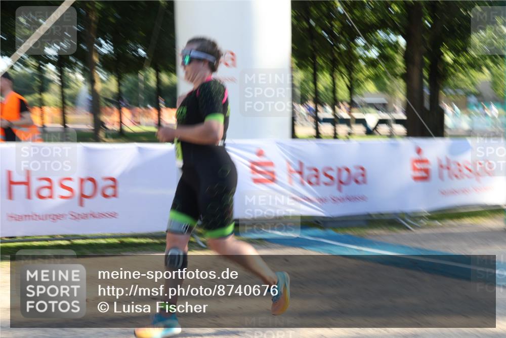 07.09.2025 - 19. Norderstedt Triathlon Luisa Fischer http://msf.ph/oto/8740676 07.09.2025 16:54:24 Ziel 1083 meine-sportfotos.de