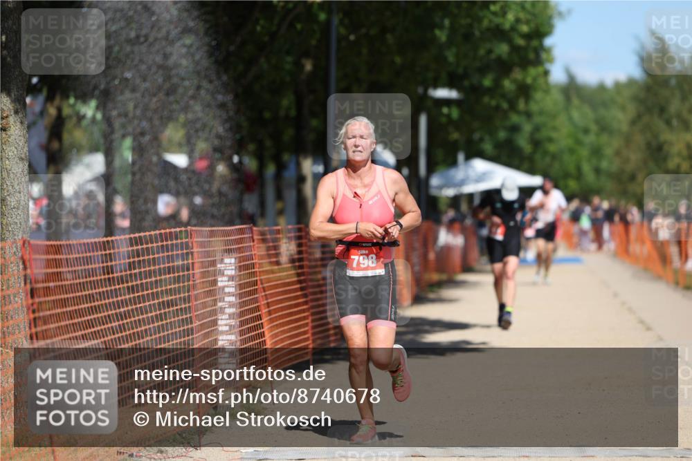 07.09.2025 - 19. Norderstedt Triathlon Michael Strokosch http://msf.ph/oto/8740678 07.09.2025 13:07:03 Laufen 183, 798 meine-sportfotos.de