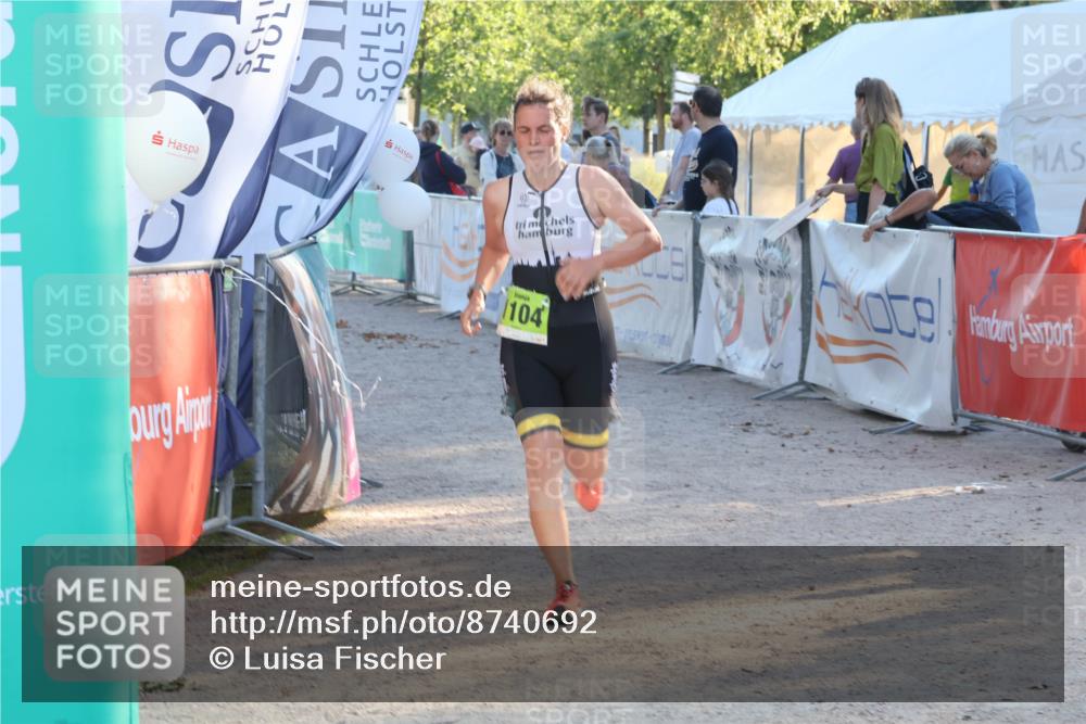 07.09.2025 - 19. Norderstedt Triathlon Luisa Fischer http://msf.ph/oto/8740692 07.09.2025 16:54:30 Ziel 1083, 1104 meine-sportfotos.de