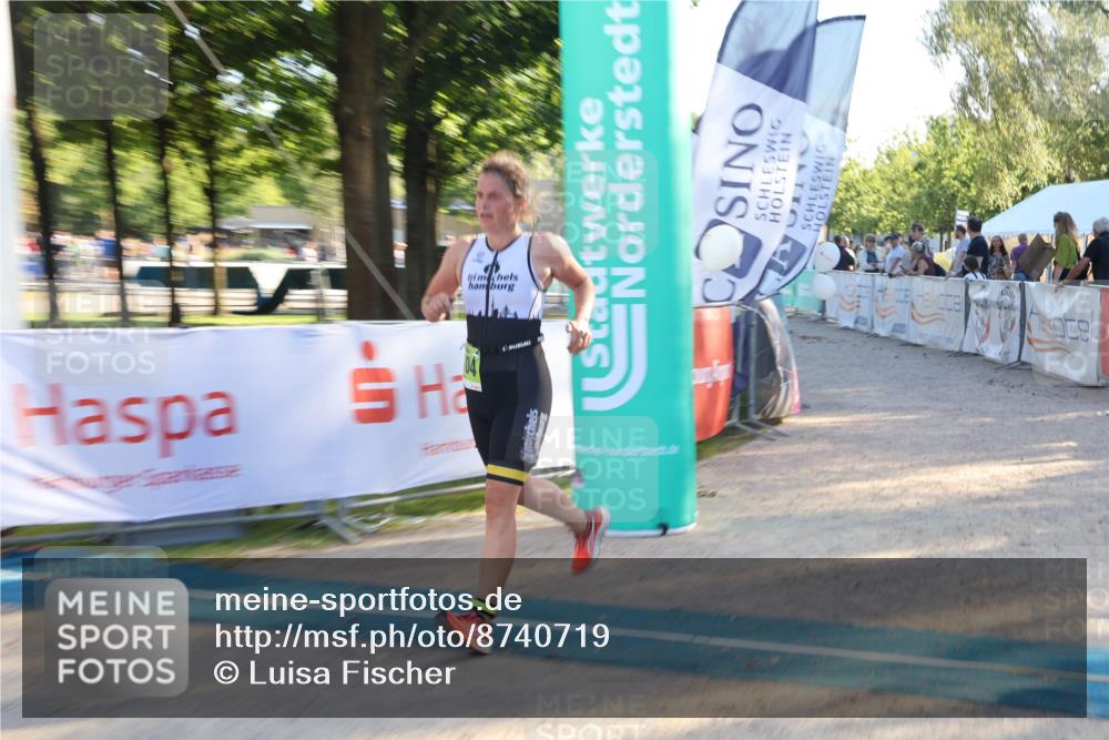 07.09.2025 - 19. Norderstedt Triathlon Luisa Fischer http://msf.ph/oto/8740719 07.09.2025 16:54:32 Ziel 1104 meine-sportfotos.de