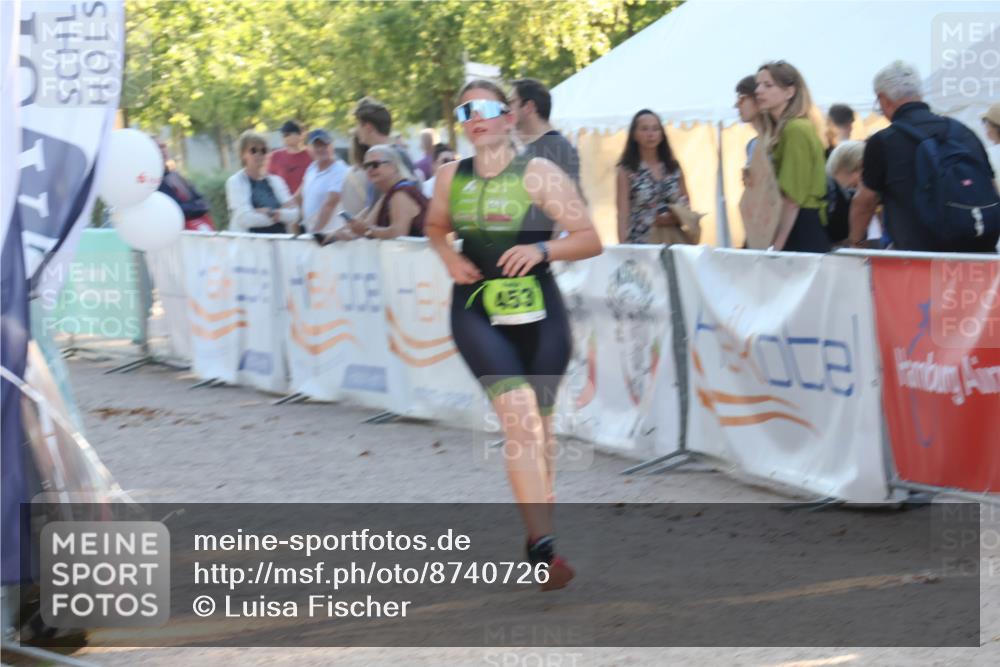 07.09.2025 - 19. Norderstedt Triathlon Luisa Fischer http://msf.ph/oto/8740726 07.09.2025 16:54:39 Ziel 453, 1104 meine-sportfotos.de