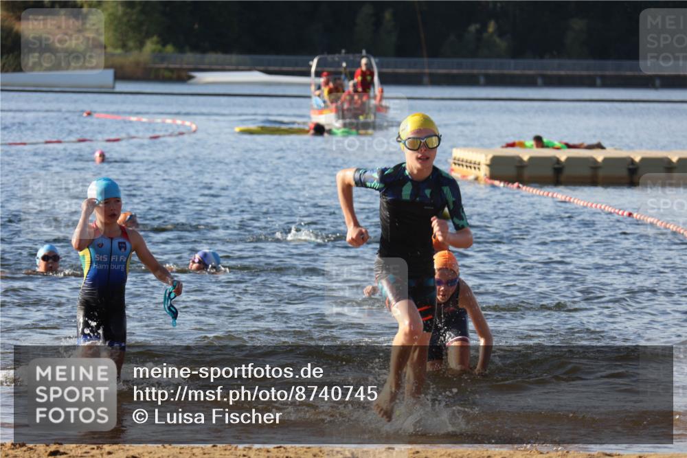07.09.2025 - 19. Norderstedt Triathlon Luisa Fischer http://msf.ph/oto/8740745 07.09.2025 09:31:09 Schwimmen 555, 564, 597, 608, 610 meine-sportfotos.de
