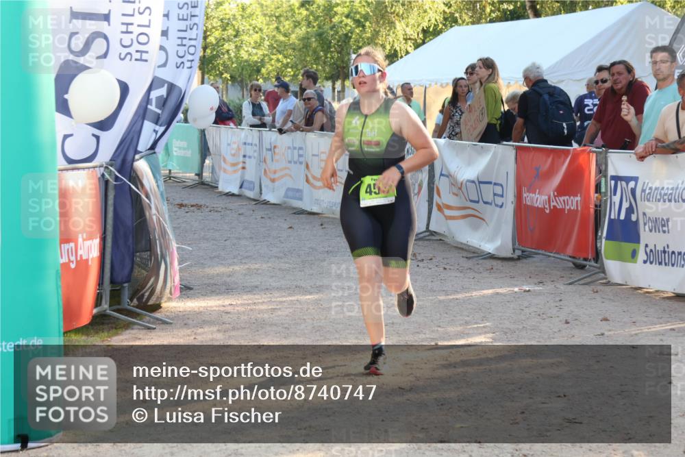 07.09.2025 - 19. Norderstedt Triathlon Luisa Fischer http://msf.ph/oto/8740747 07.09.2025 16:54:41 Ziel 453 meine-sportfotos.de