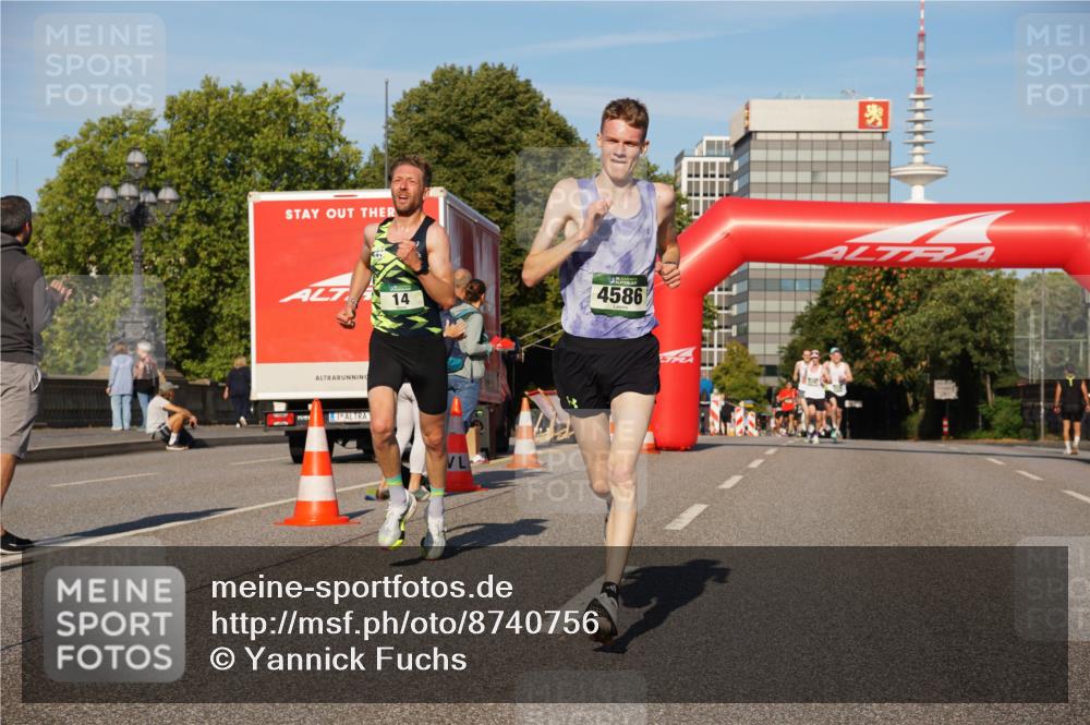 07.09.2025 - BARMER Alsterlauf Yannick Fuchs http://msf.ph/oto/8740756 07.09.2025 09:27:38 Laufen 14, 4586 meine-sportfotos.de