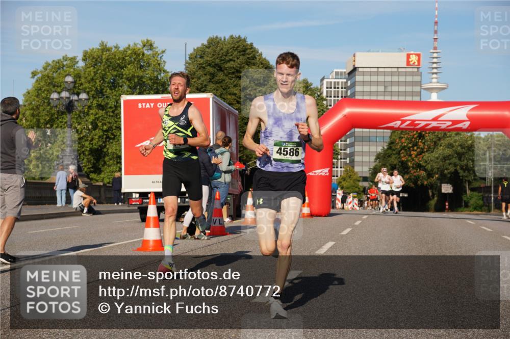07.09.2025 - BARMER Alsterlauf Yannick Fuchs http://msf.ph/oto/8740772 07.09.2025 09:27:38 Laufen 8, 4586 meine-sportfotos.de