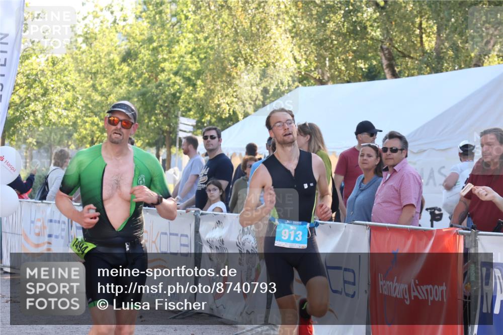 07.09.2025 - 19. Norderstedt Triathlon Luisa Fischer http://msf.ph/oto/8740793 07.09.2025 16:55:06 Ziel 913, 1494 meine-sportfotos.de