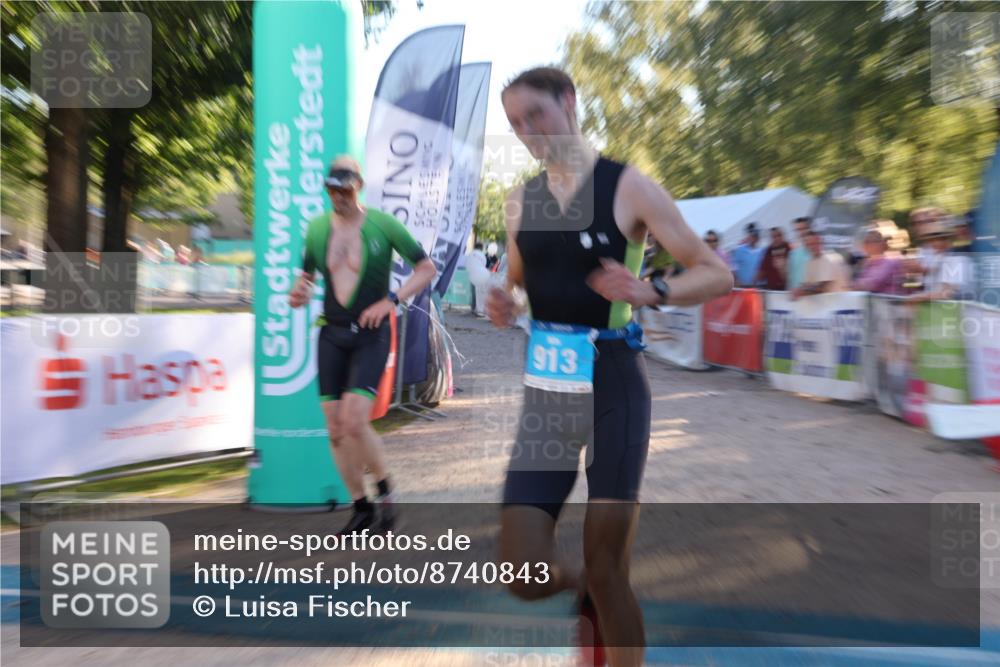 07.09.2025 - 19. Norderstedt Triathlon Luisa Fischer http://msf.ph/oto/8740843 07.09.2025 16:55:08 Ziel 913, 1494 meine-sportfotos.de