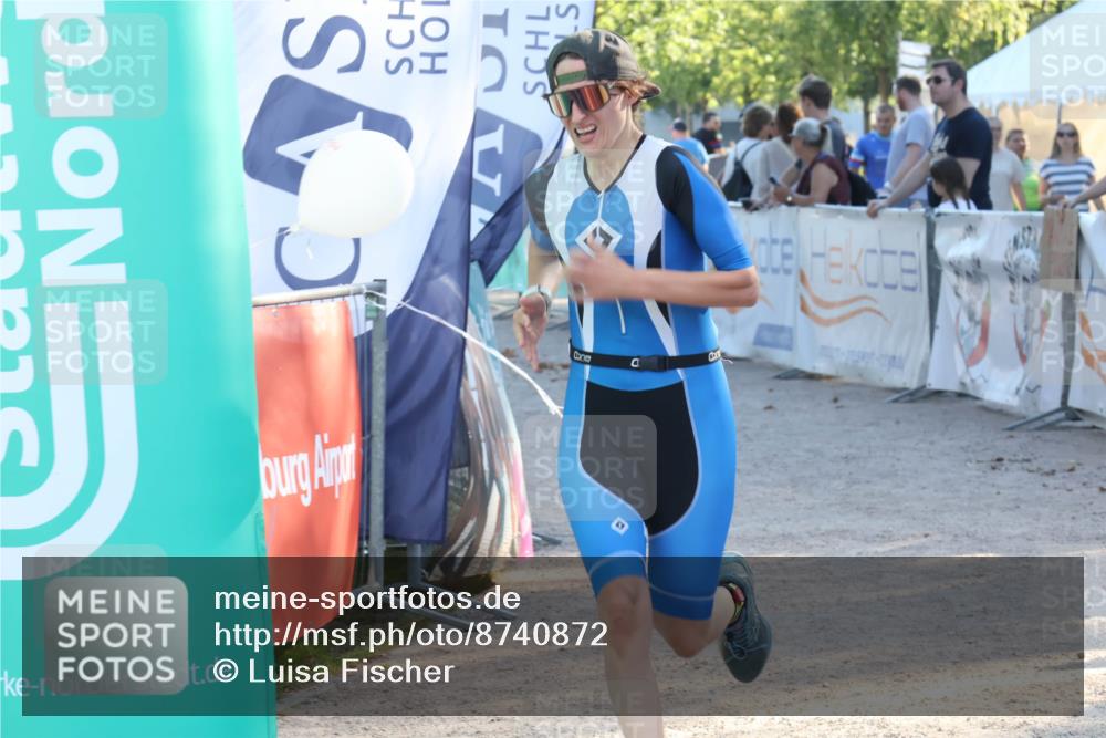 07.09.2025 - 19. Norderstedt Triathlon Luisa Fischer http://msf.ph/oto/8740872 07.09.2025 16:55:32 Ziel 1057 meine-sportfotos.de