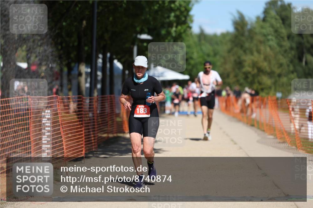 07.09.2025 - 19. Norderstedt Triathlon Michael Strokosch http://msf.ph/oto/8740874 07.09.2025 13:07:09 Laufen 183, 187 meine-sportfotos.de