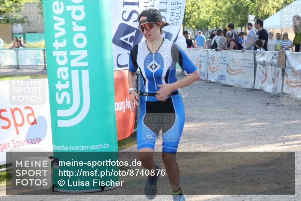 07.09.2025 - 19. Norderstedt Triathlon Luisa Fischer http://msf.ph/oto/8740876 07.09.2025 16:55:32 Ziel 1057 meine-sportfotos.de