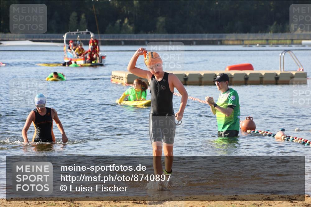07.09.2025 - 19. Norderstedt Triathlon Luisa Fischer http://msf.ph/oto/8740897 07.09.2025 09:31:18 Schwimmen 555, 571, 608, 610 meine-sportfotos.de