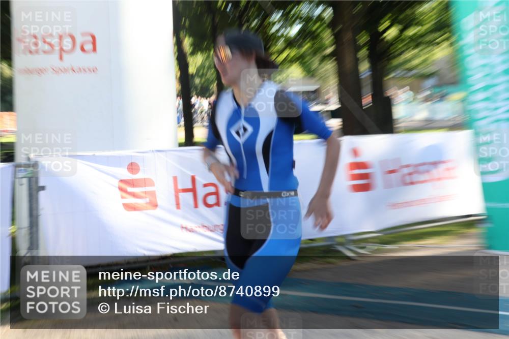 07.09.2025 - 19. Norderstedt Triathlon Luisa Fischer http://msf.ph/oto/8740899 07.09.2025 16:55:33 Ziel 1057 meine-sportfotos.de