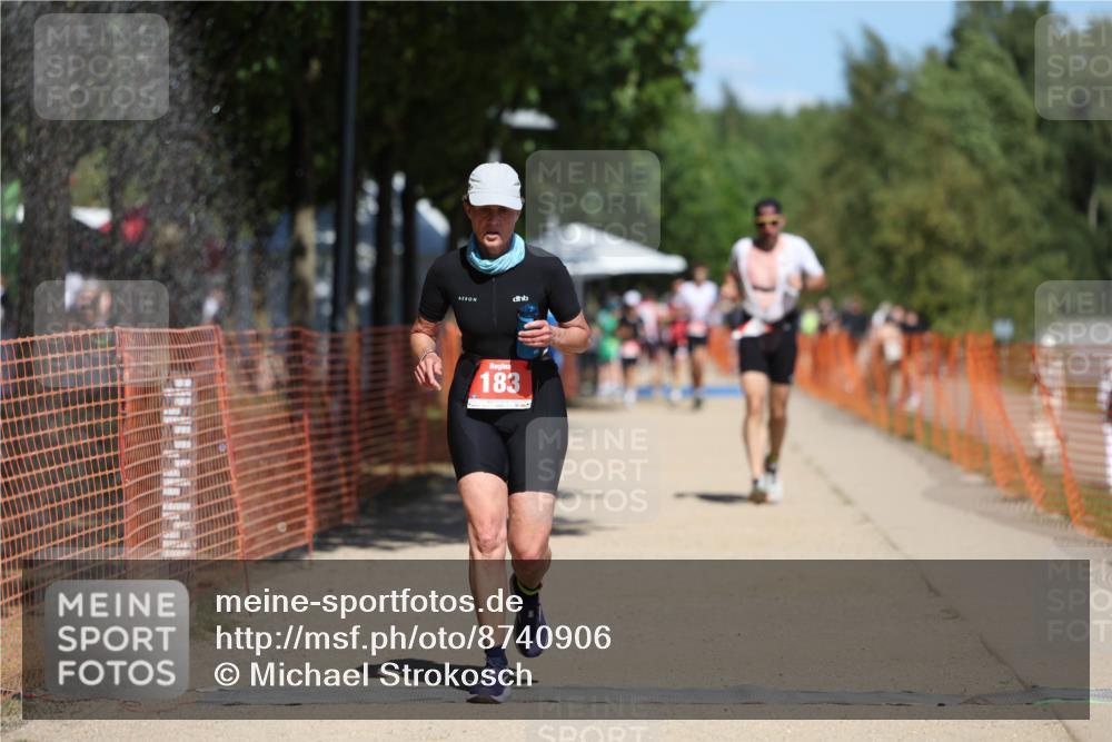 07.09.2025 - 19. Norderstedt Triathlon Michael Strokosch http://msf.ph/oto/8740906 07.09.2025 13:07:09 Laufen 183, 187 meine-sportfotos.de