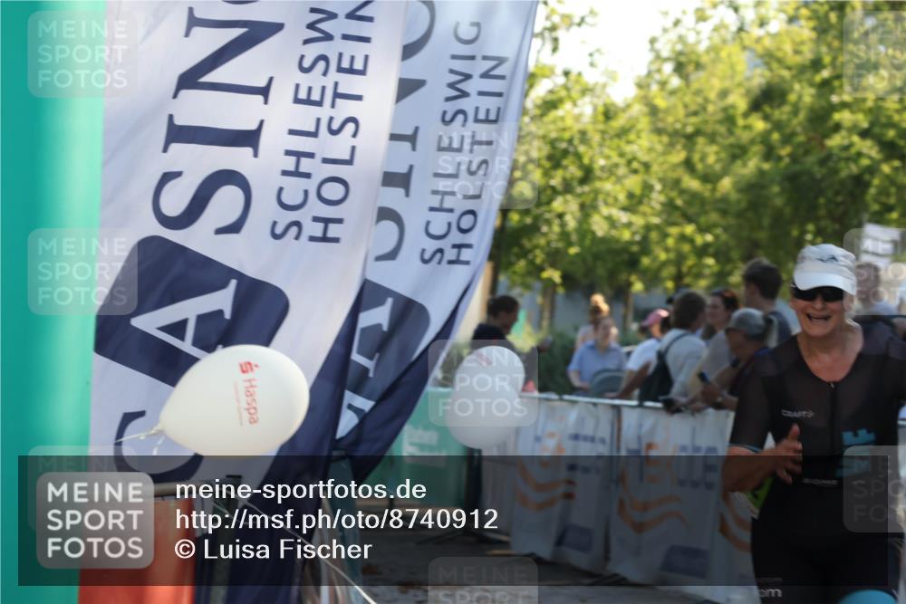 07.09.2025 - 19. Norderstedt Triathlon Luisa Fischer http://msf.ph/oto/8740912 07.09.2025 16:55:39 Ziel 1057, 1102 meine-sportfotos.de