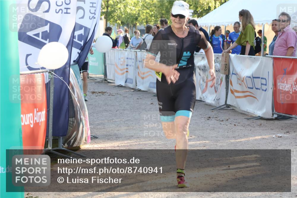 07.09.2025 - 19. Norderstedt Triathlon Luisa Fischer http://msf.ph/oto/8740941 07.09.2025 16:55:40 Ziel 1102 meine-sportfotos.de