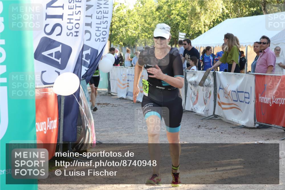 07.09.2025 - 19. Norderstedt Triathlon Luisa Fischer http://msf.ph/oto/8740948 07.09.2025 16:55:40 Ziel 1102 meine-sportfotos.de