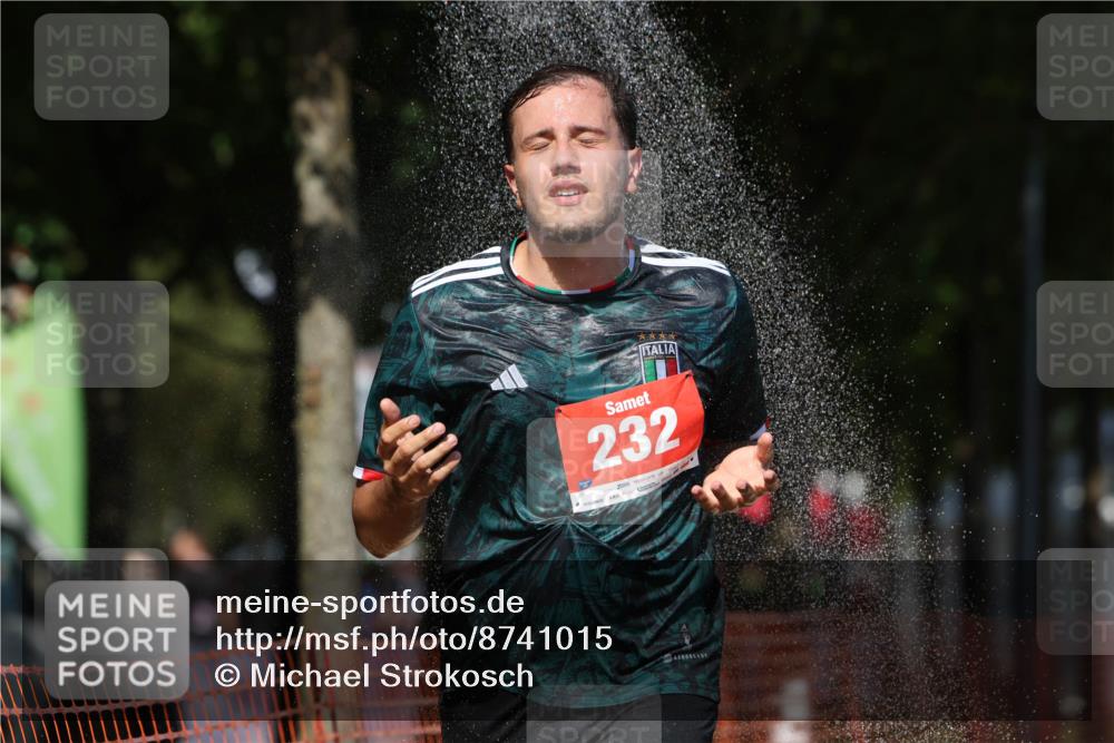 07.09.2025 - 19. Norderstedt Triathlon Michael Strokosch http://msf.ph/oto/8741015 07.09.2025 13:50:05 Laufen 232, 355 meine-sportfotos.de