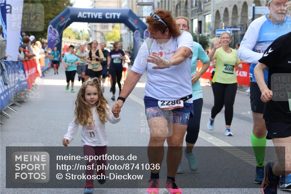 07.09.2025 - BARMER Alsterlauf Strokosch-Dieckow http://msf.ph/oto/8741036 07.09.2025 10:18:26 Ziel 2063, 2099, 2267, 2554, 2625, 3084, 3092, 3143, 3499, 4071, 4477, 4780, 4869, 8063 meine-sportfotos.de