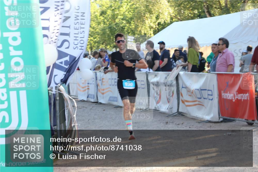 07.09.2025 - 19. Norderstedt Triathlon Luisa Fischer http://msf.ph/oto/8741038 07.09.2025 16:56:11 Ziel 930 meine-sportfotos.de