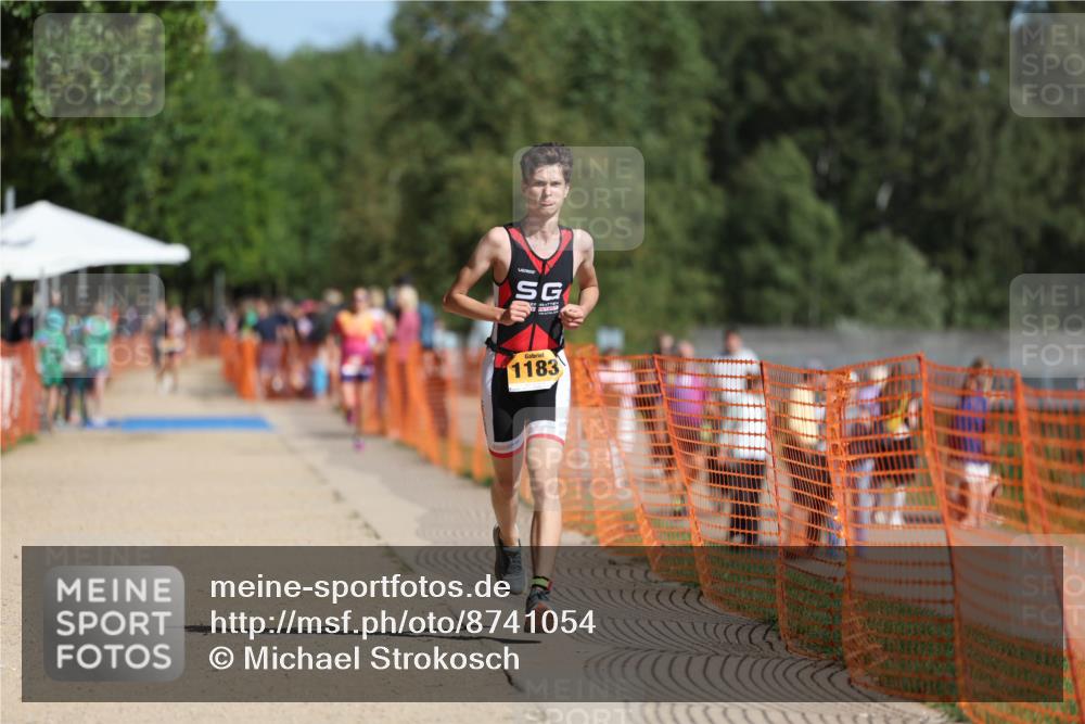 07.09.2025 - 19. Norderstedt Triathlon Michael Strokosch http://msf.ph/oto/8741054 07.09.2025 11:53:02 Laufen 1183 meine-sportfotos.de