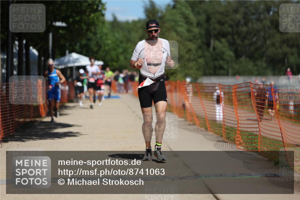 07.09.2025 - 19. Norderstedt Triathlon Michael Strokosch http://msf.ph/oto/8741063 07.09.2025 13:07:13 Laufen 183, 187, 1248 meine-sportfotos.de