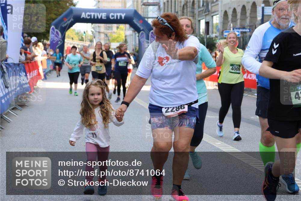 07.09.2025 - BARMER Alsterlauf Strokosch-Dieckow http://msf.ph/oto/8741064 07.09.2025 10:18:26 Ziel 2063, 2099, 2267, 2554, 2625, 3084, 3092, 3143, 3499, 4071, 4477, 4780, 4869, 8063 meine-sportfotos.de