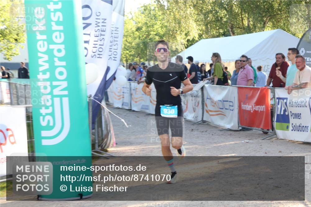 07.09.2025 - 19. Norderstedt Triathlon Luisa Fischer http://msf.ph/oto/8741070 07.09.2025 16:56:13 Ziel 930 meine-sportfotos.de