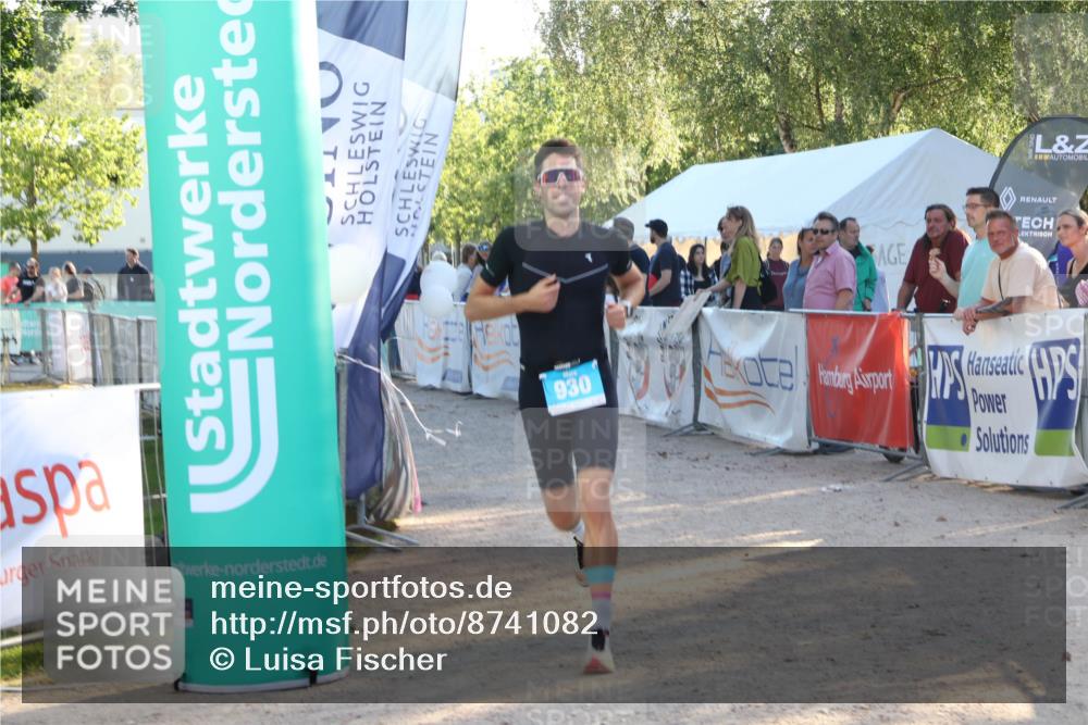 07.09.2025 - 19. Norderstedt Triathlon Luisa Fischer http://msf.ph/oto/8741082 07.09.2025 16:56:13 Ziel 930 meine-sportfotos.de